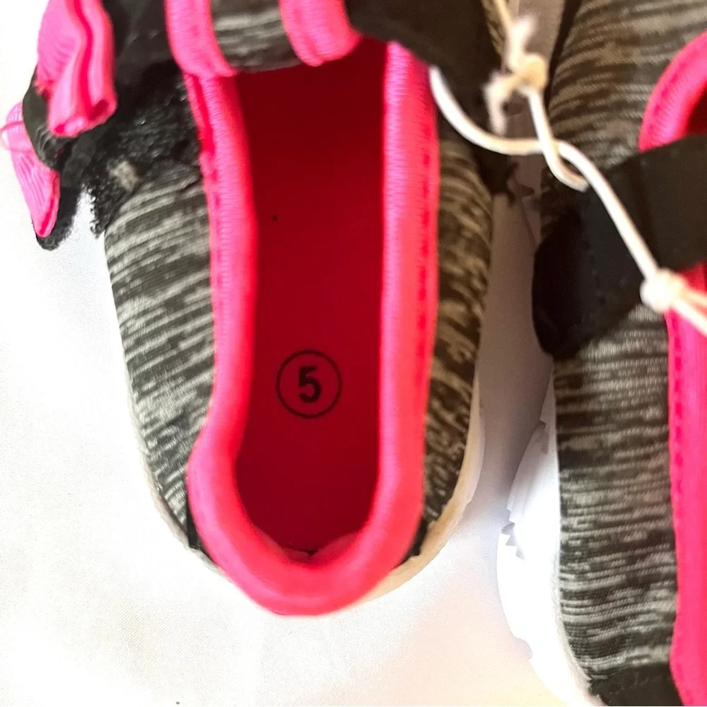 Toddler’s Girl Shoes in Pink & Black - New - Picture 5 of 6